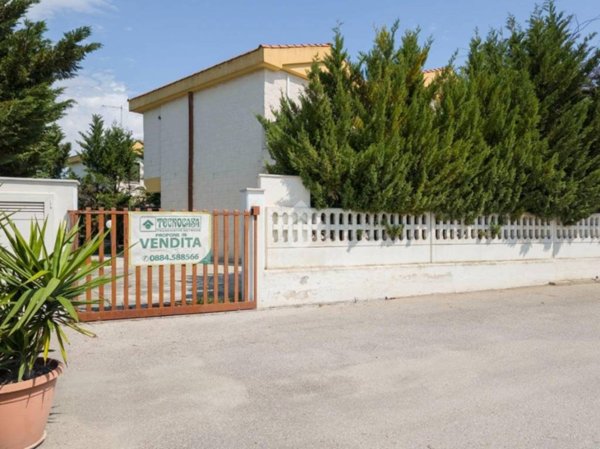 casa indipendente in vendita a Manfredonia in zona Ippocampo