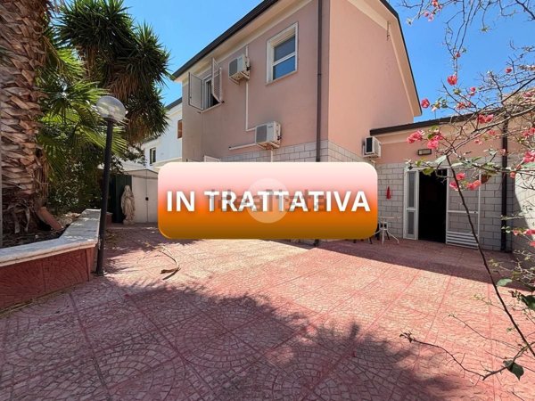 casa indipendente in vendita a Manfredonia in zona Pastini