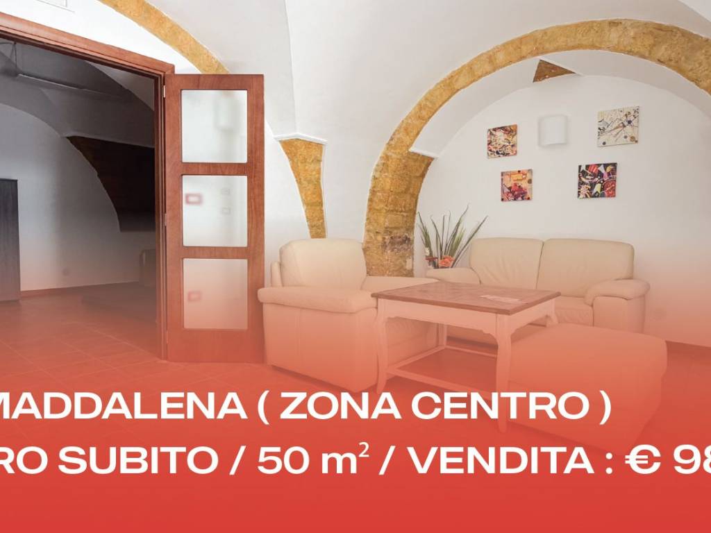 negozio in vendita a Manfredonia in zona Centro Storico