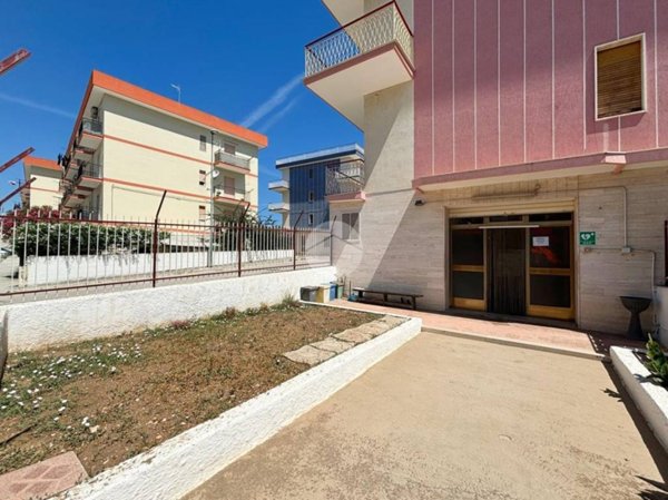 negozio in vendita a Manfredonia in zona Pastini