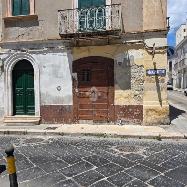 appartamento in vendita a Manfredonia in zona Centro Storico