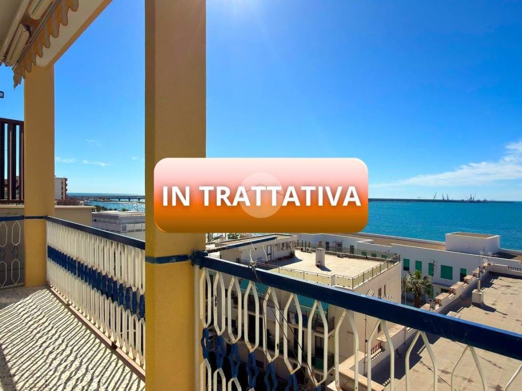 appartamento in vendita a Manfredonia in zona Centro Storico