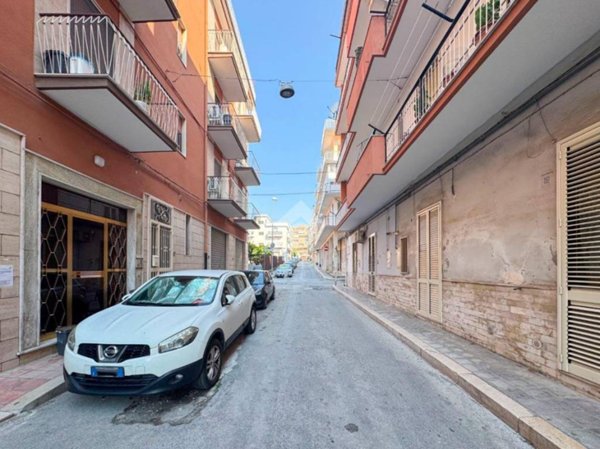 appartamento in vendita a Manfredonia in zona Centro Storico