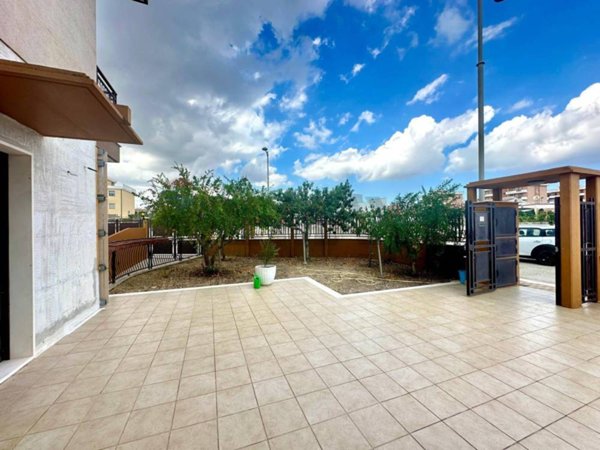 casa indipendente in vendita a Manfredonia in zona Pastini