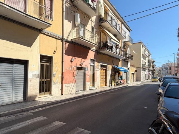 locale commerciale in vendita a Manfredonia in zona Centro Storico