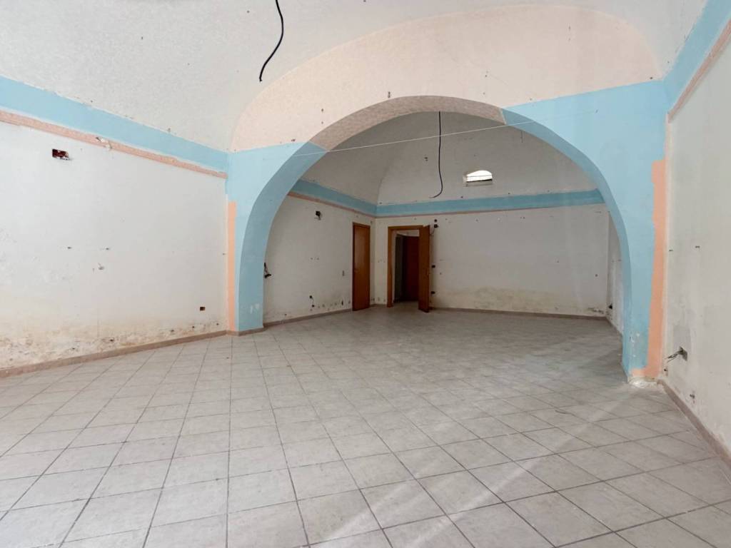 negozio in vendita a Manfredonia