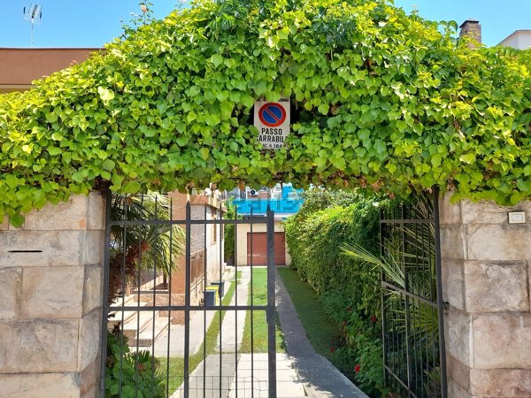 casa indipendente in vendita a Manfredonia in zona Siponto