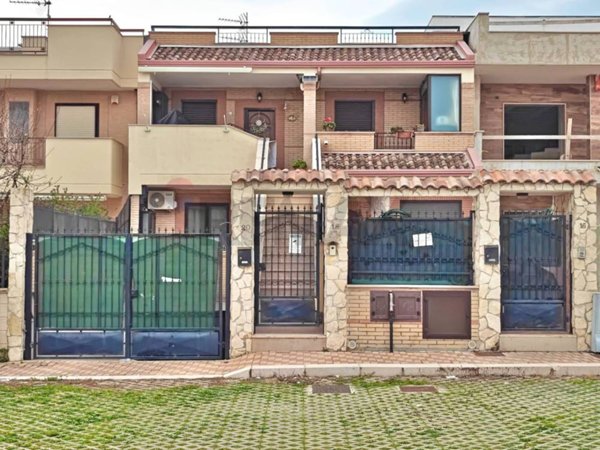 casa indipendente in vendita a Manfredonia in zona Pastini