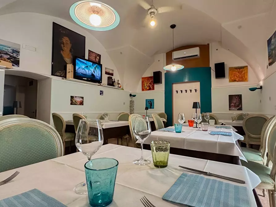 negozio in vendita a Manfredonia in zona Centro Storico