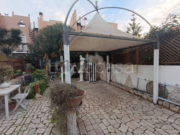 casa indipendente in vendita a Manfredonia in zona Ippocampo