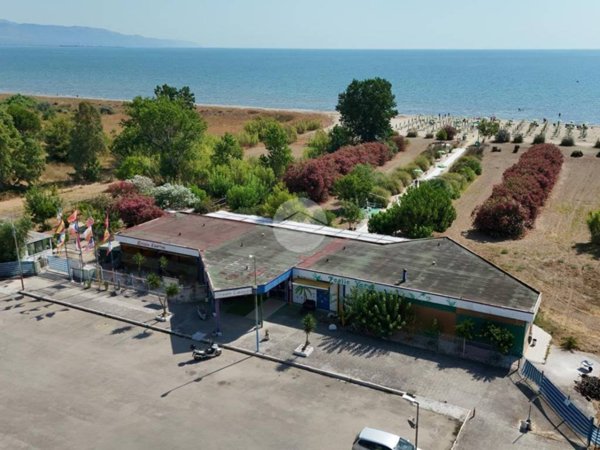 negozio in vendita a Manfredonia in zona Ippocampo