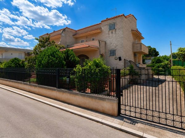 casa indipendente in vendita a Manfredonia in zona Siponto