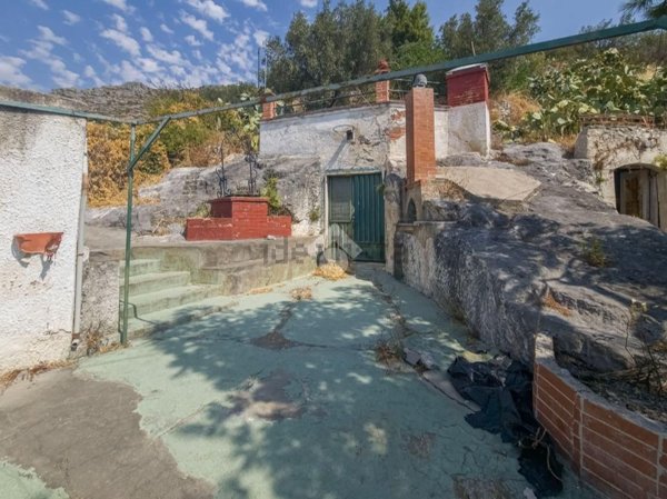 casa indipendente in vendita a Manfredonia in zona Mezzanone
