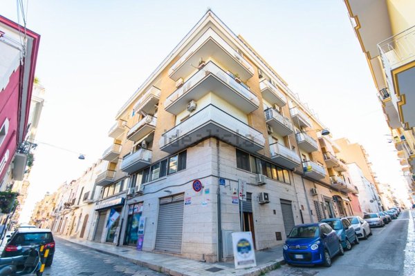 locale commerciale in vendita a Manfredonia in zona Centro Storico