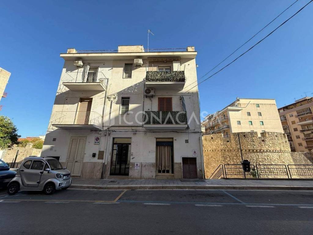appartamento in vendita a Manfredonia in zona Centro Storico