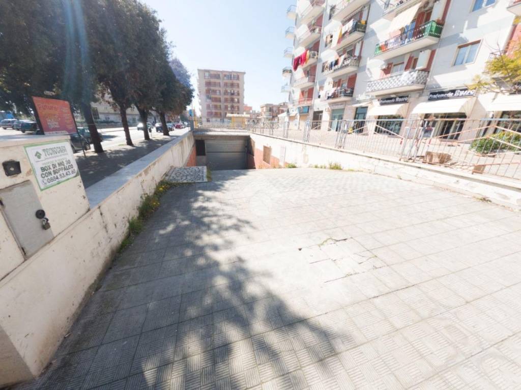box auto in vendita a Manfredonia in zona Pastini