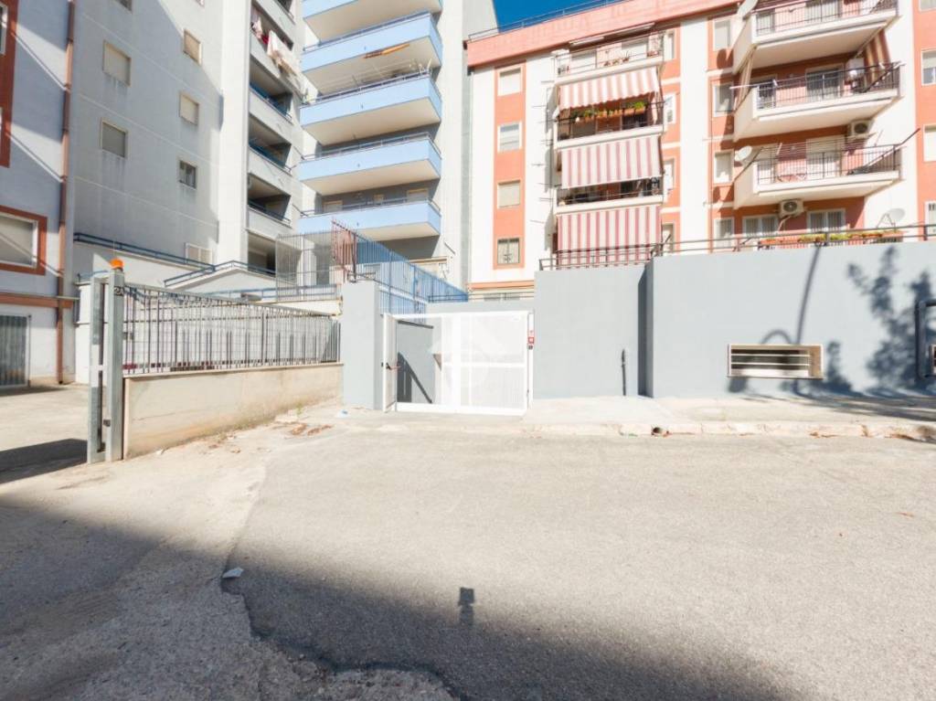 box auto in vendita a Manfredonia in zona Pastini