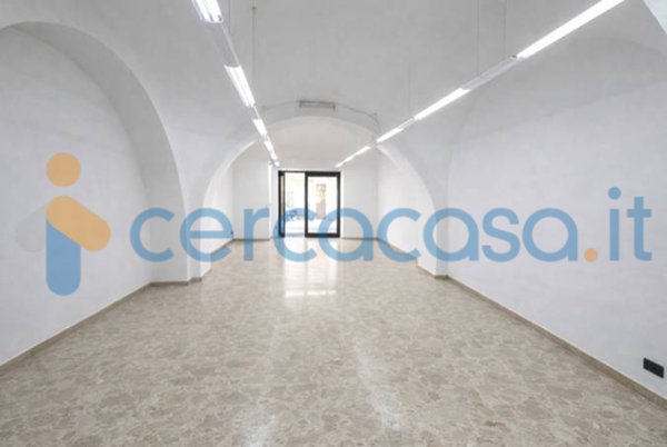 locale commerciale in vendita a Manfredonia