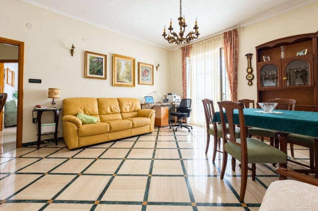 appartamento in vendita a Manfredonia in zona Centro Storico
