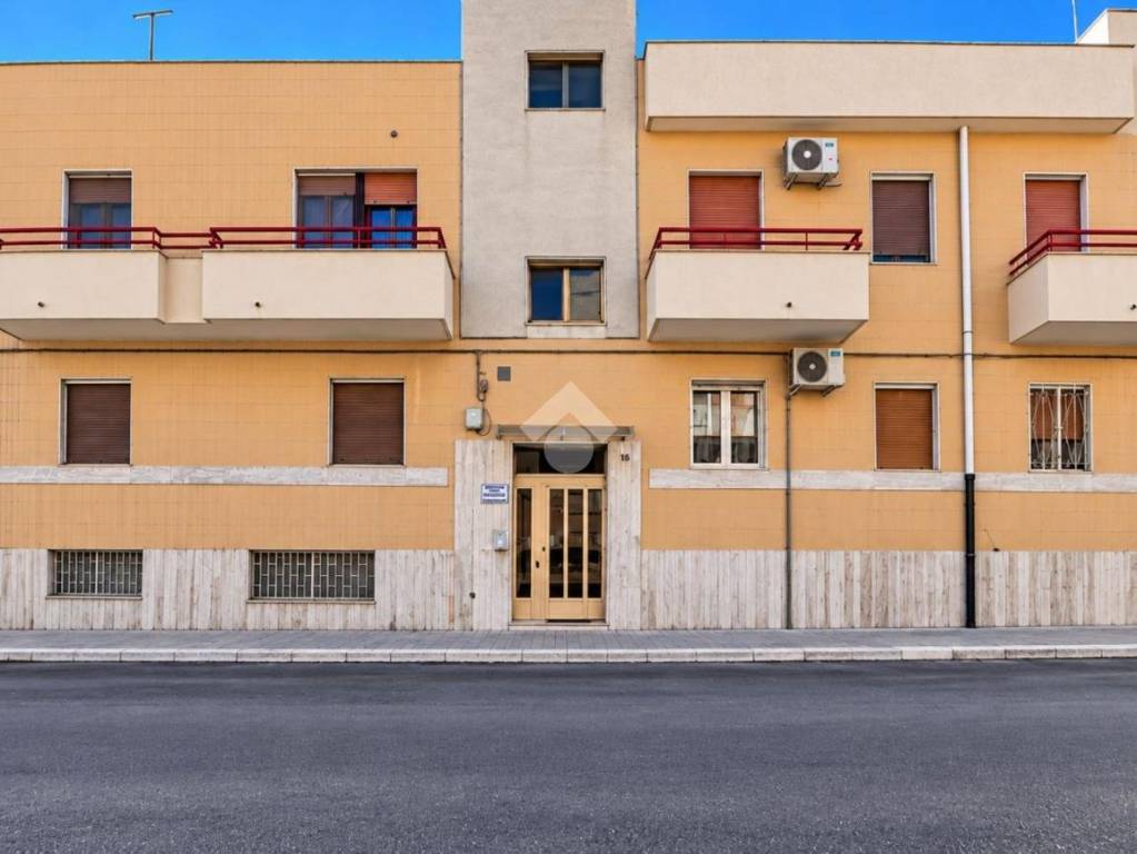 appartamento in vendita a Manfredonia in zona Centro Storico