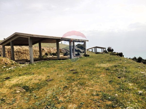 casale in vendita a Mattinata