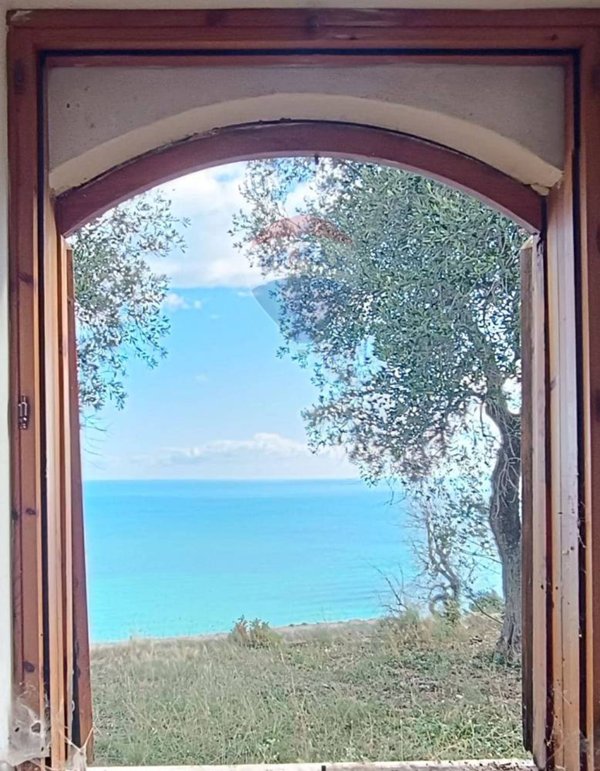 casa indipendente in vendita a Mattinata