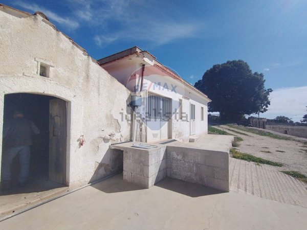 casale in vendita a Mattinata