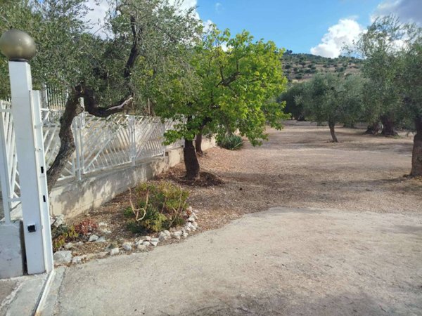 casa indipendente in vendita a Mattinata