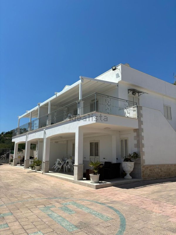 casa indipendente in vendita a Mattinata