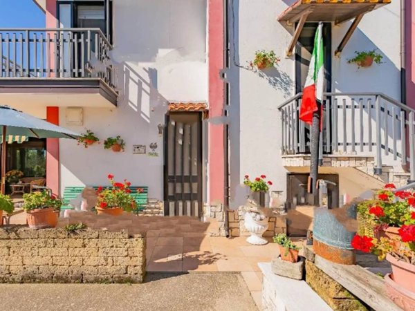 casa indipendente in vendita a Monteleone di Puglia