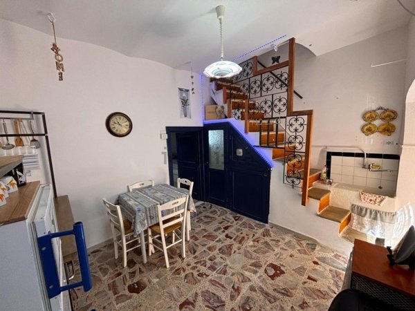casa indipendente in vendita a Monteleone di Puglia