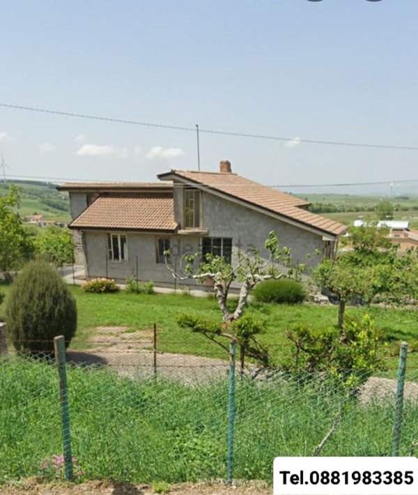 casa indipendente in vendita a Monteleone di Puglia