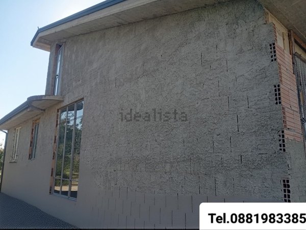 casa indipendente in vendita a Monteleone di Puglia