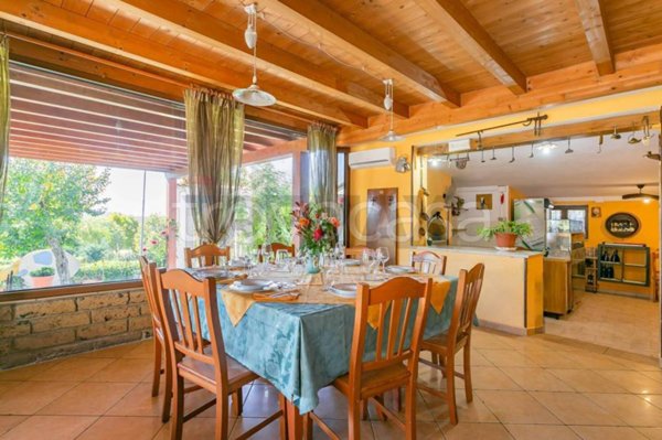 negozio in vendita a Monteleone di Puglia