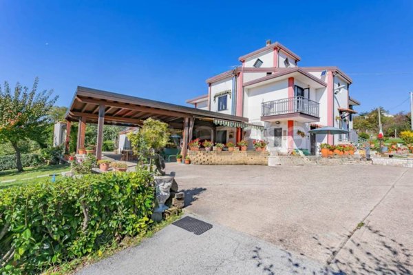 negozio in vendita a Monteleone di Puglia