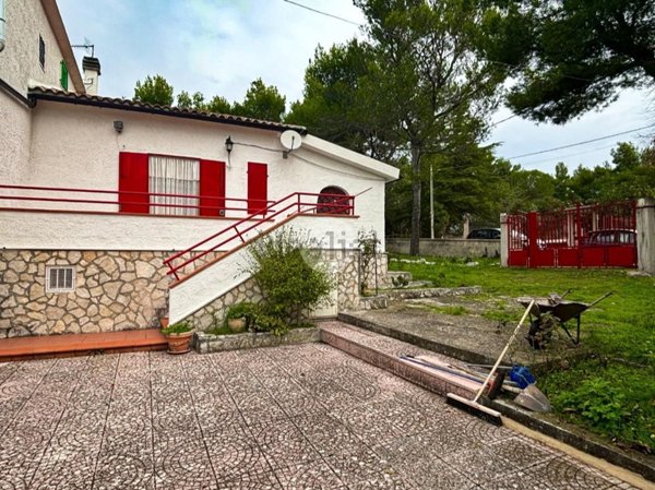 appartamento in vendita a Monte Sant'Angelo in zona Ruggiano