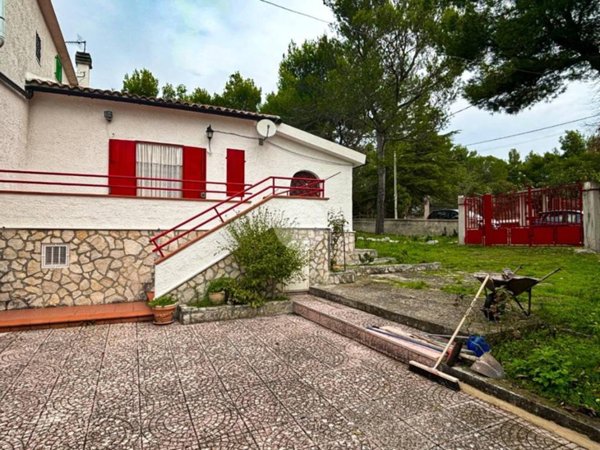 appartamento in vendita a Monte Sant'Angelo in zona Ruggiano