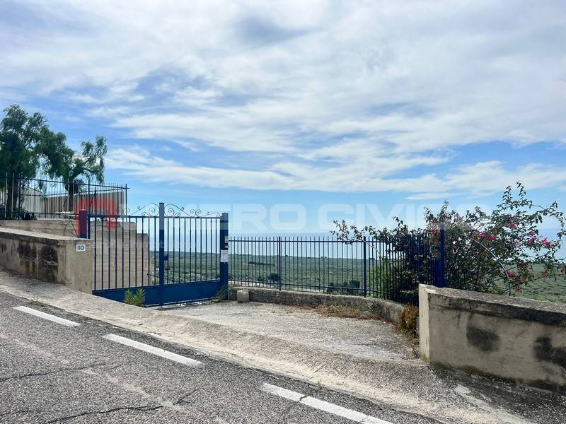 casa indipendente in vendita a Monte Sant'Angelo