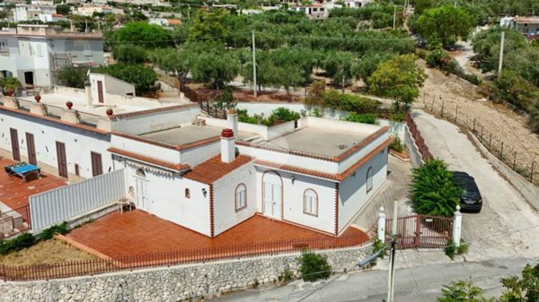 casa indipendente in vendita a Monte Sant'Angelo