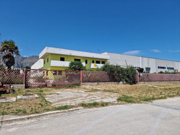 capannone in vendita a Monte Sant'Angelo