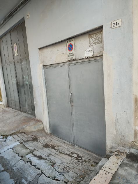 locale commerciale in vendita a Monte Sant'Angelo