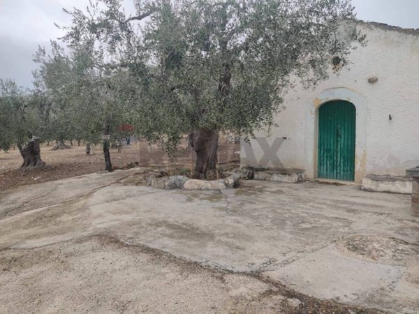 locale di sgombero in vendita a Monte Sant'Angelo