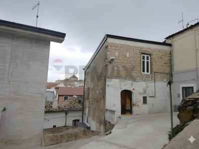 casa indipendente in vendita ad Orsara di Puglia