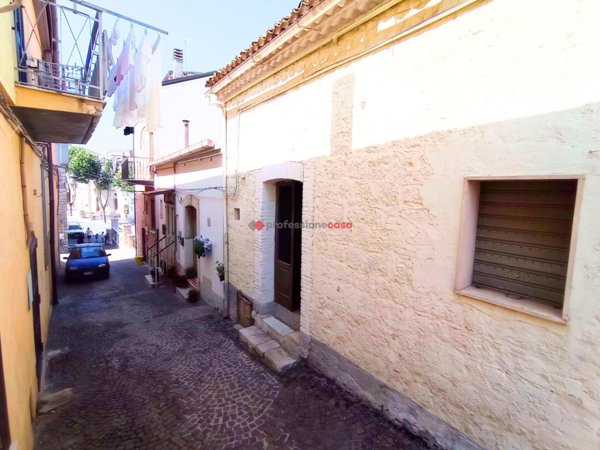 casa indipendente in vendita ad Orsara di Puglia