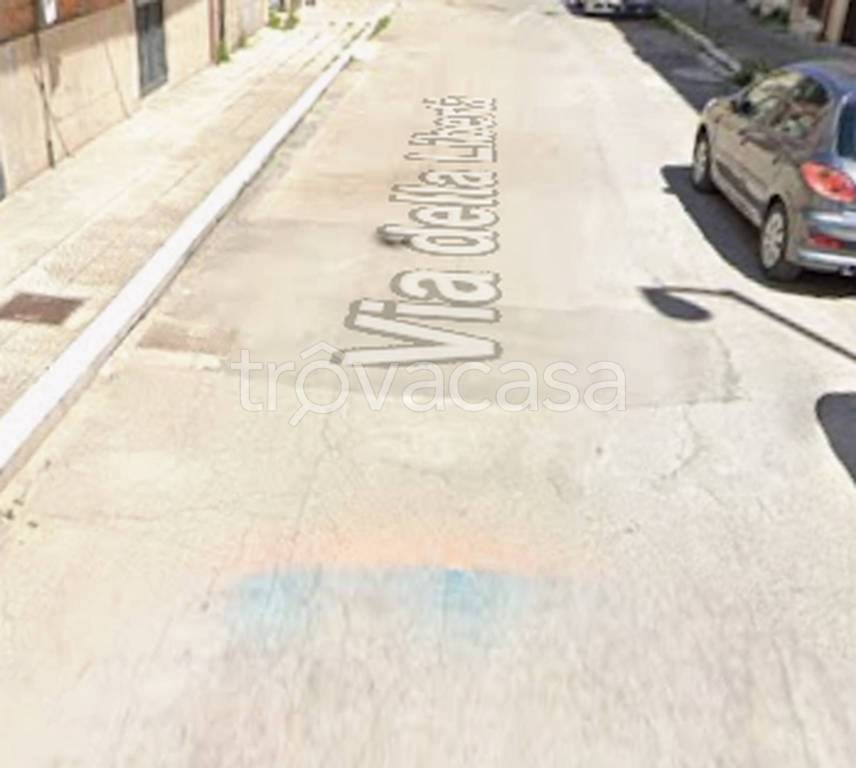 locale commerciale in vendita ad Orta Nova