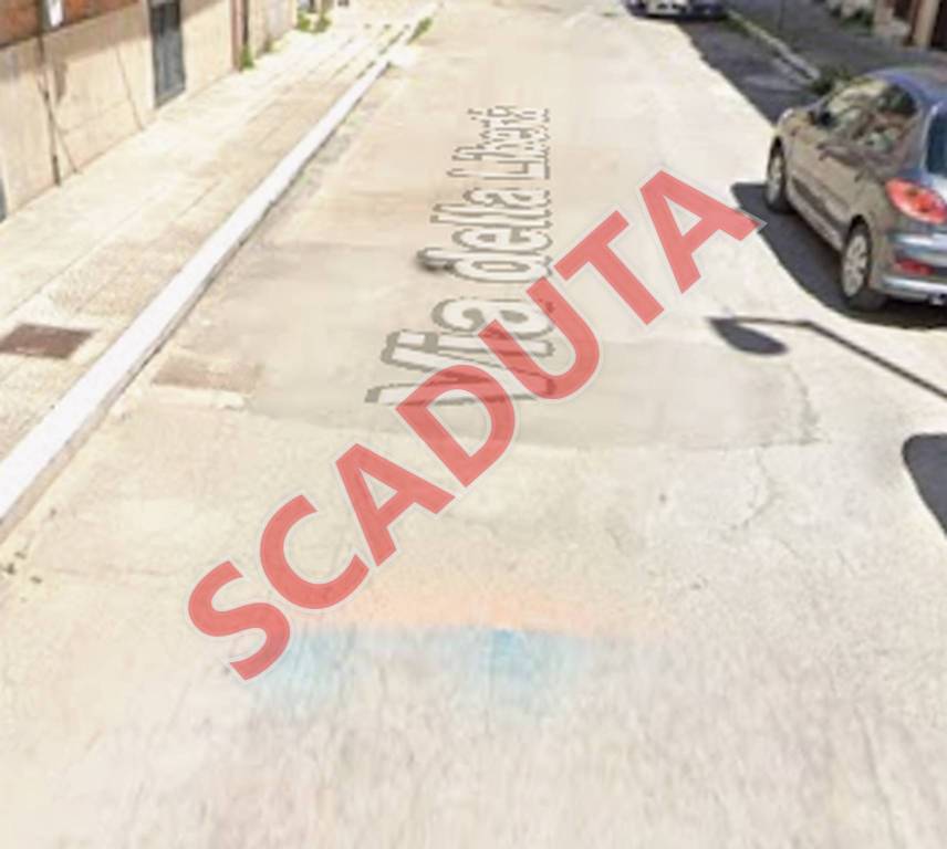 locale commerciale in vendita ad Orta Nova