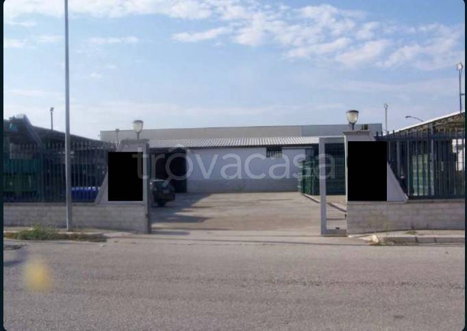 locale commerciale in vendita ad Orta Nova