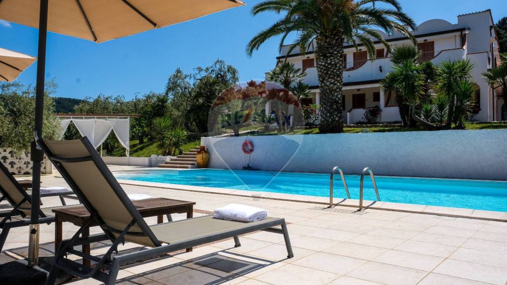 casa indipendente in vendita a Peschici