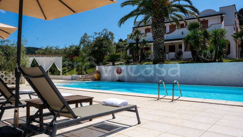 casa indipendente in vendita a Peschici