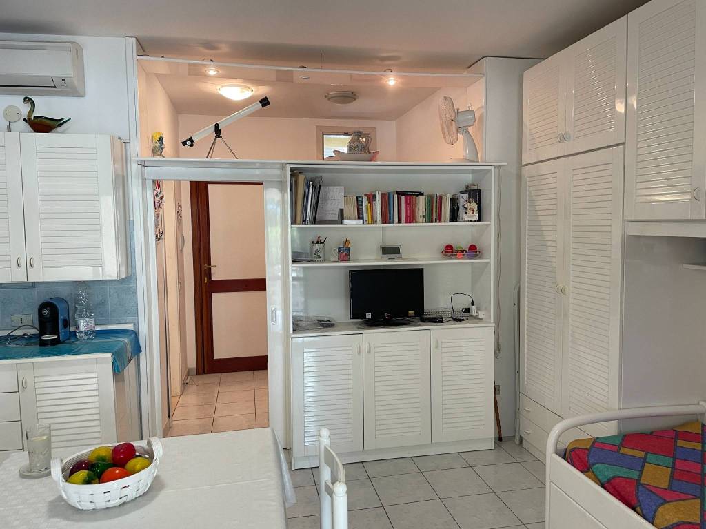 appartamento in vendita a Peschici in zona Manaccora